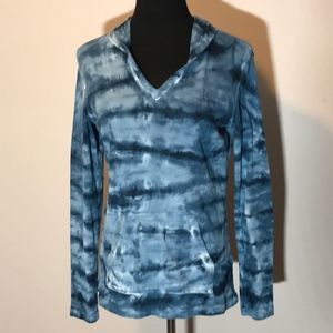 NWT American Living blue & white tie dye hooded shirt.